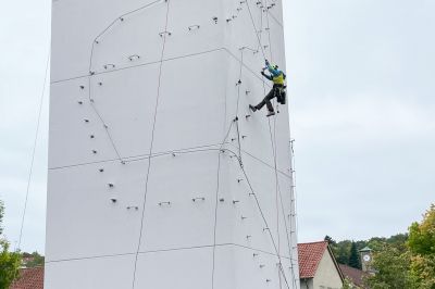 Klettersteig, Betonwand, bauen